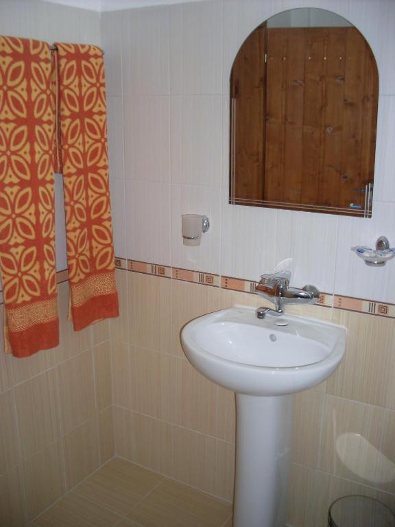 Tsutsovi House Hotel Kalofer Quarto foto