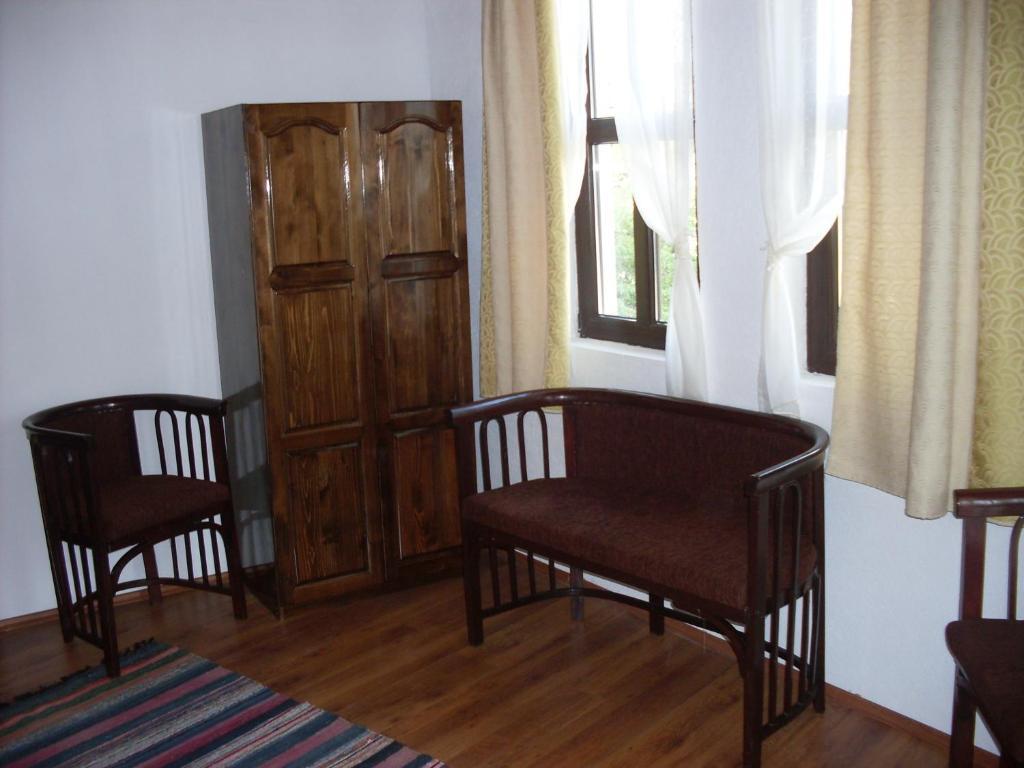 Tsutsovi House Hotel Kalofer Quarto foto